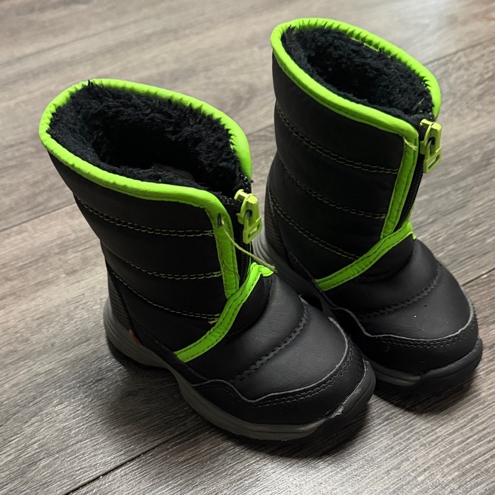 wonder nation Black and Neon Green Kids Winter Boots